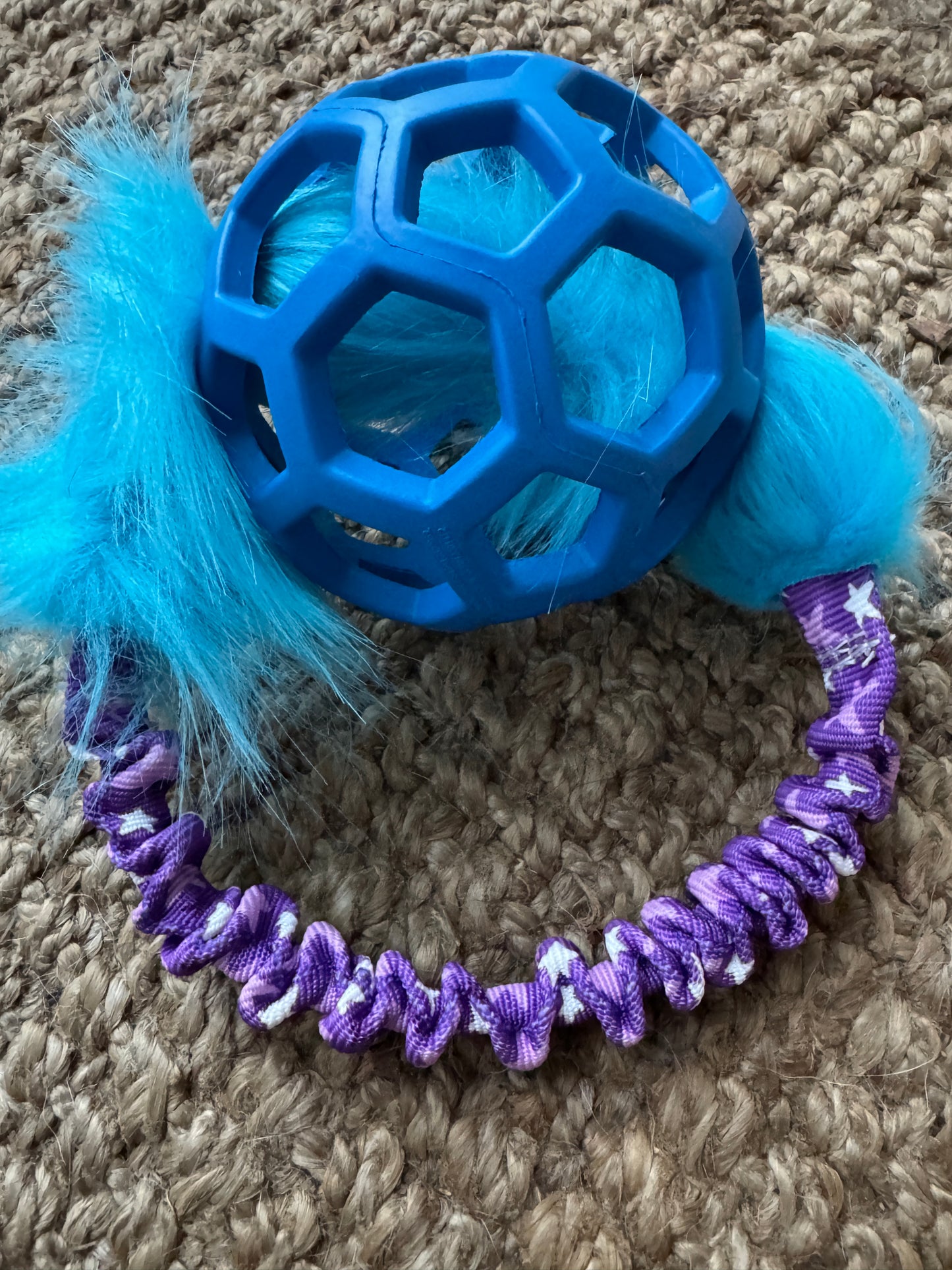 JW Holee Roller Balls with Bungee Ring & Faux Fur