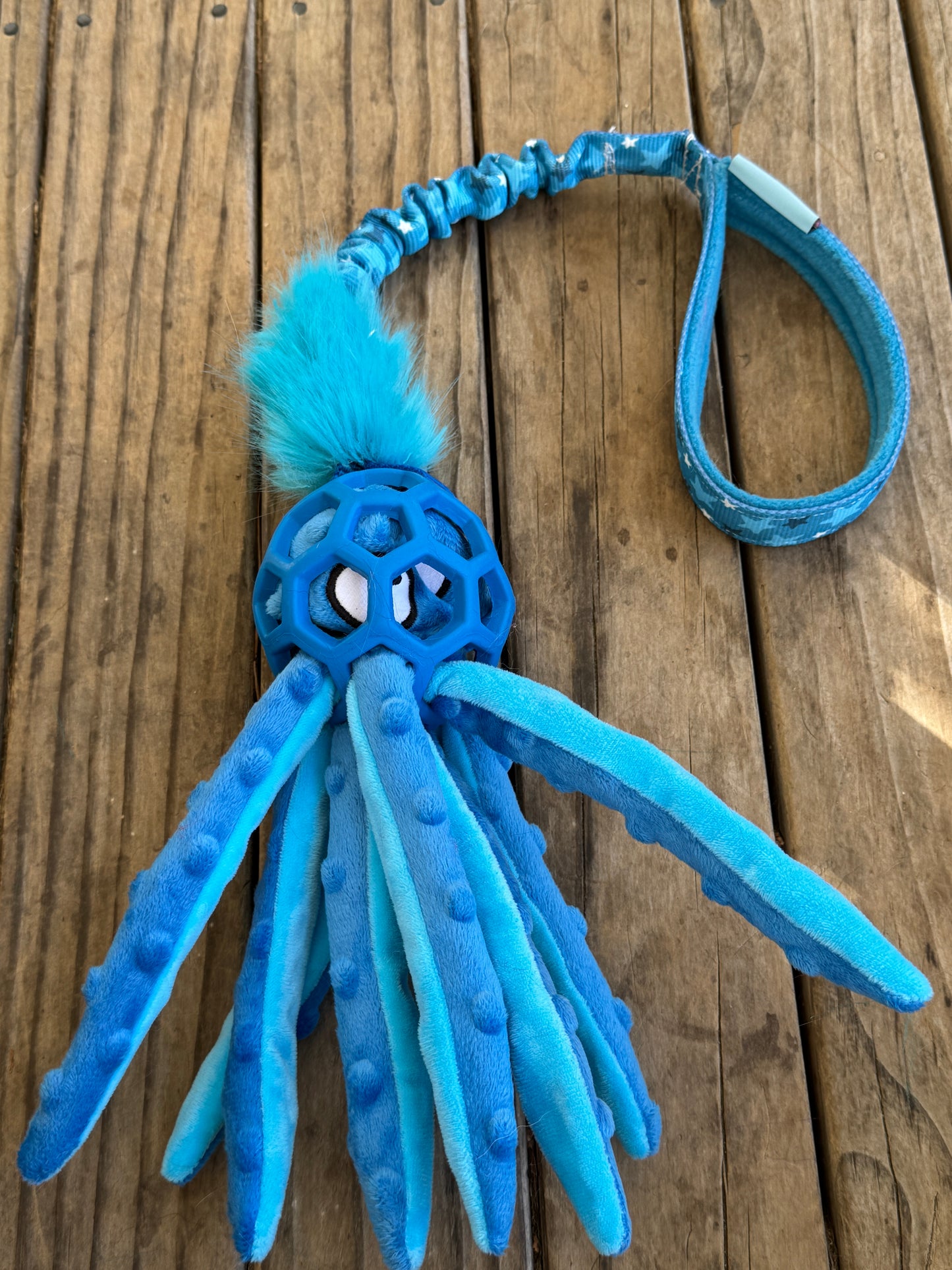JW Roller Ball Tugs - Octopus Crinkle/Squeak stuffed