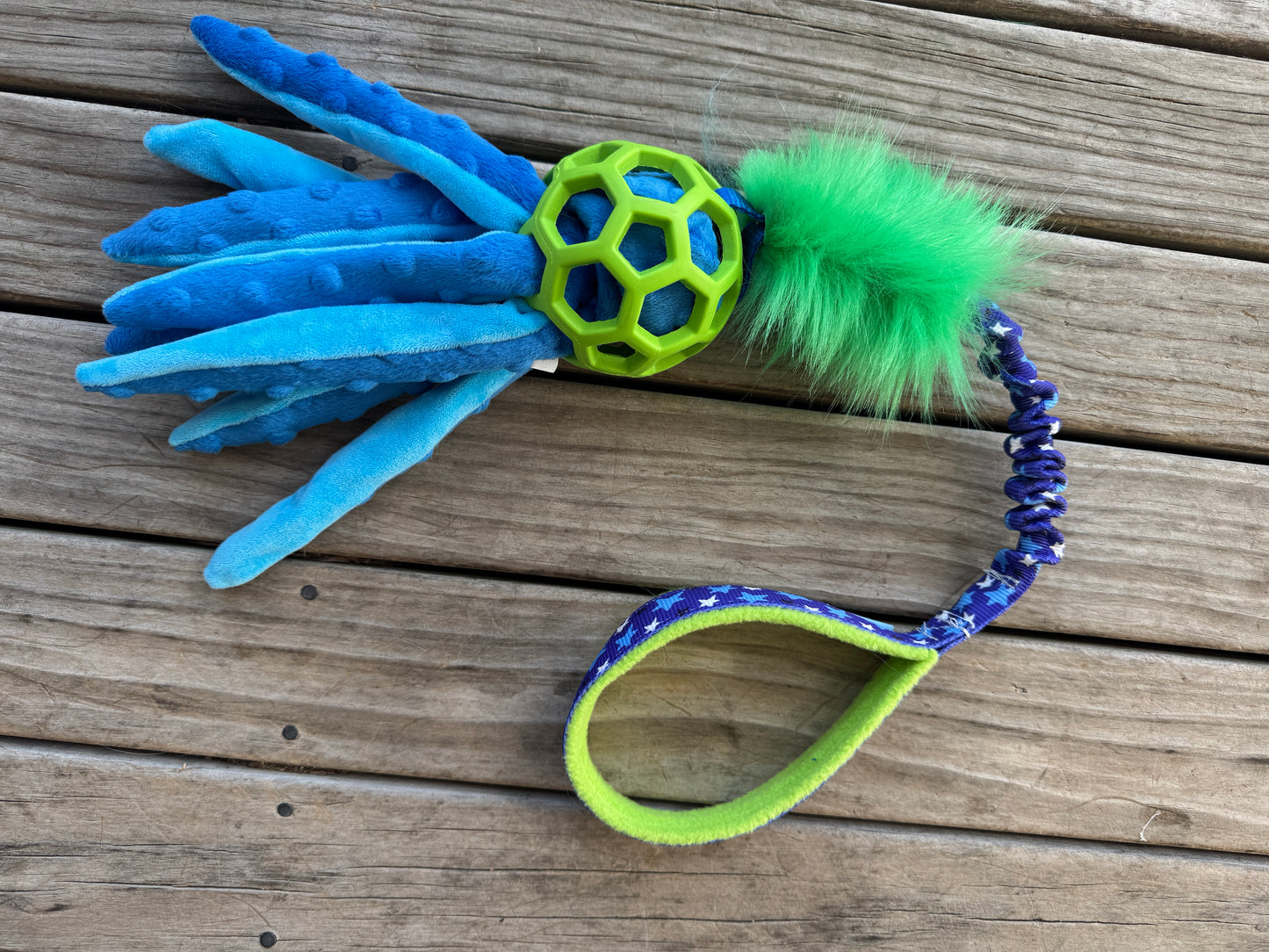 JW Roller Ball Tugs - Octopus Crinkle/Squeak stuffed