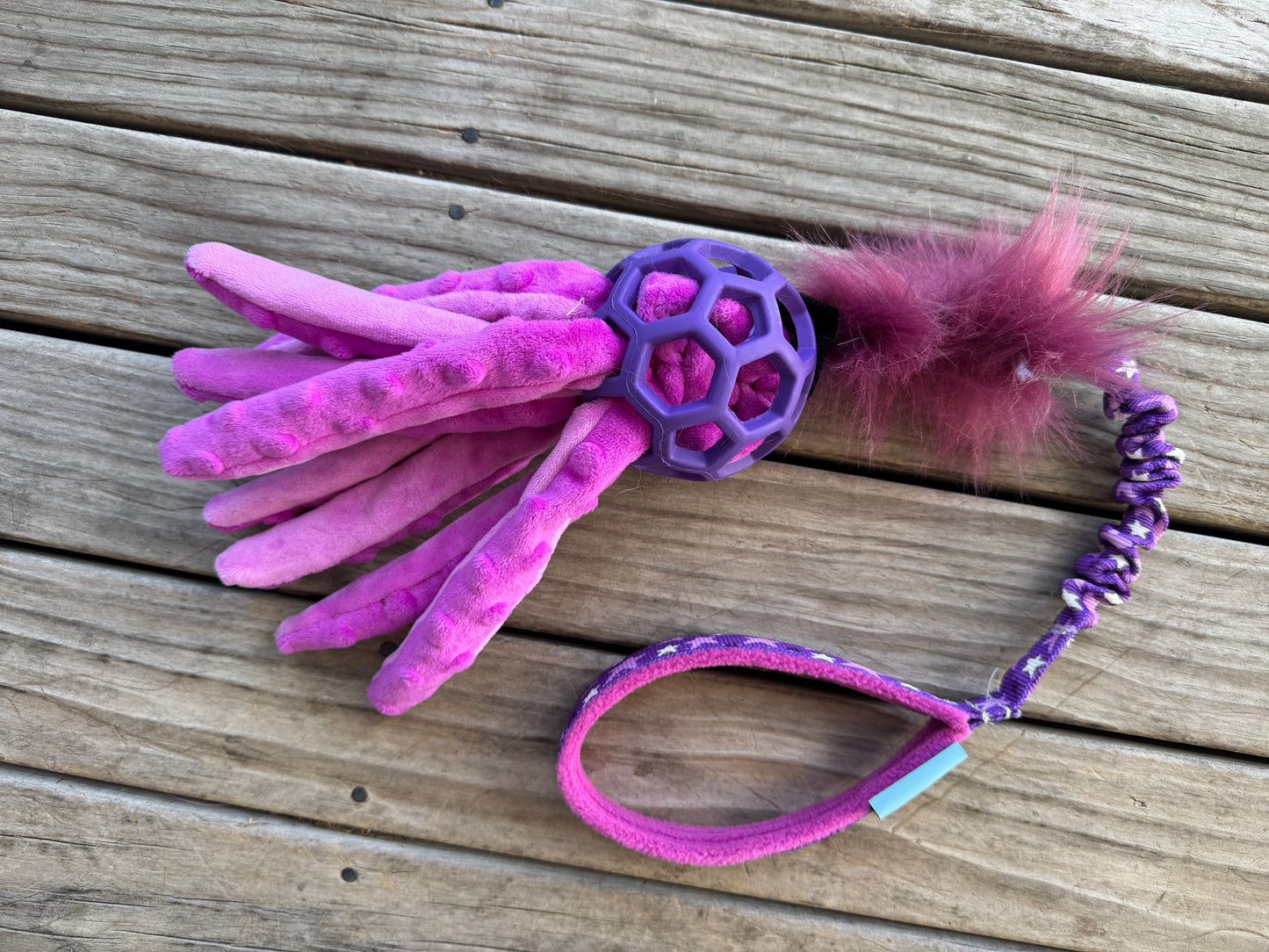 JW Roller Ball Tugs - Octopus Crinkle/Squeak stuffed