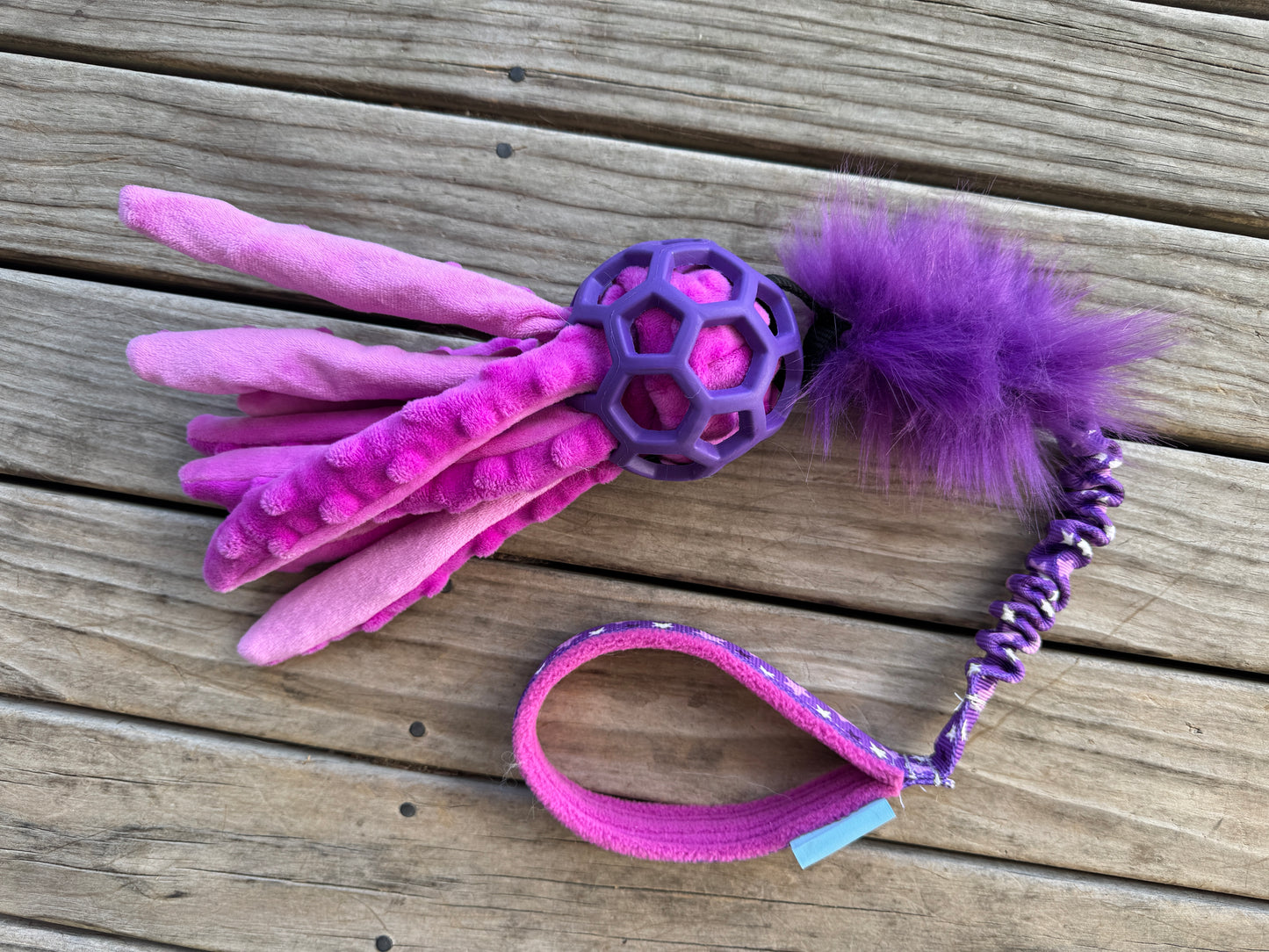 JW Roller Ball Tugs - Octopus Crinkle/Squeak stuffed