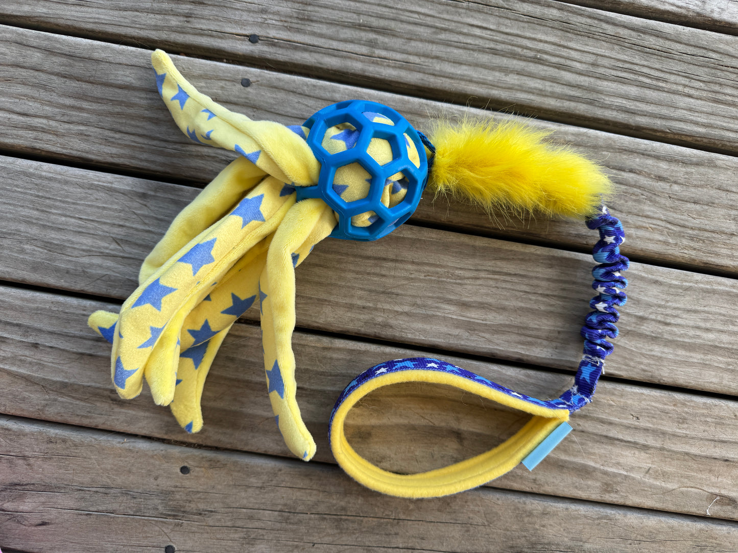 JW Roller Ball Tugs - Octopus Crinkle/Squeak stuffed