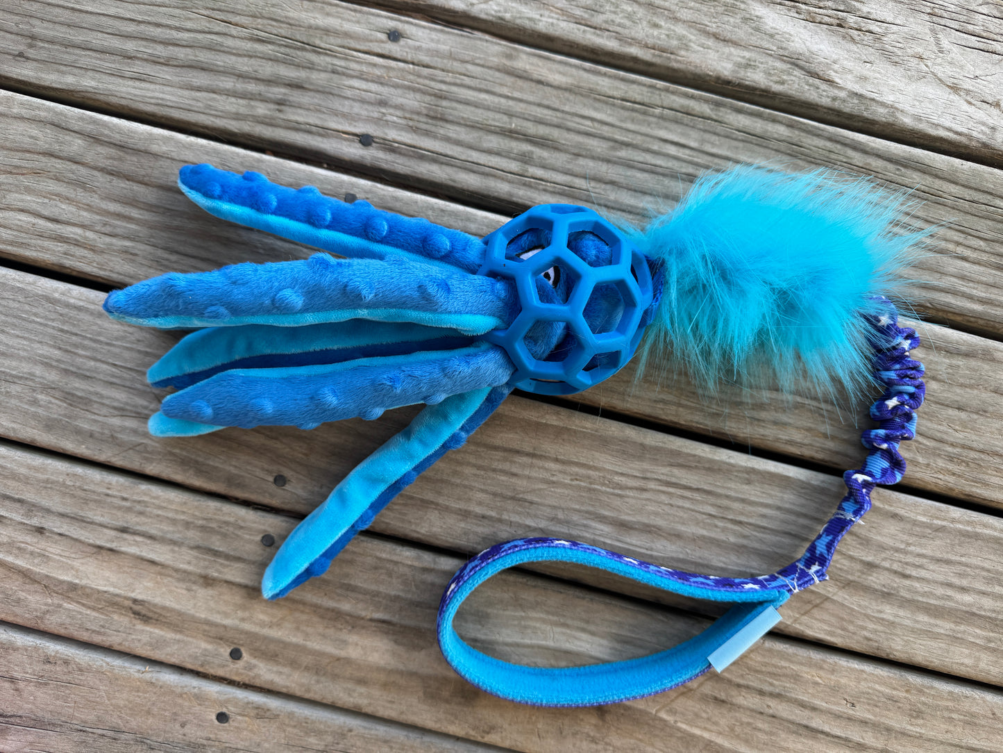 JW Roller Ball Tugs - Octopus Crinkle/Squeak stuffed