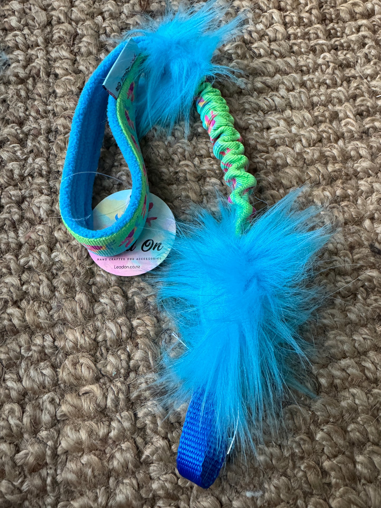 Handle with Bungee - for use with Loop Attachment Toys
