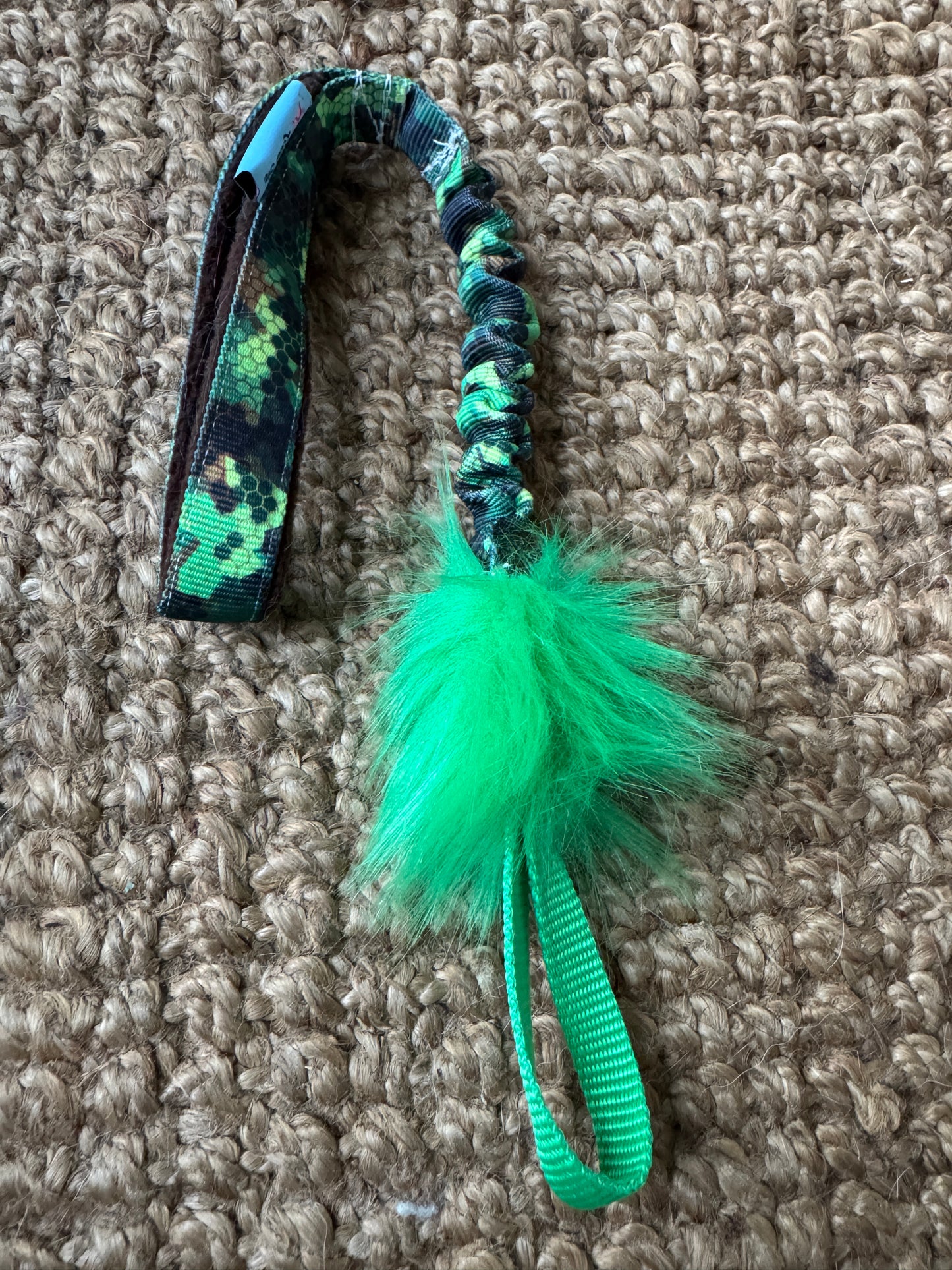 Handle with Bungee - for use with Loop Attachment Toys