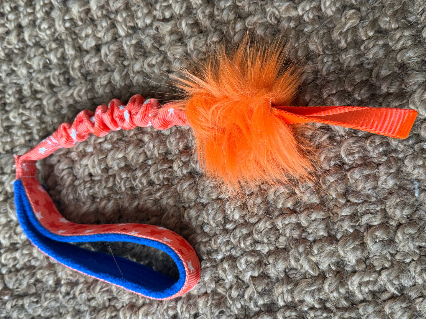 Handle with Bungee - for use with Loop Attachment Toys