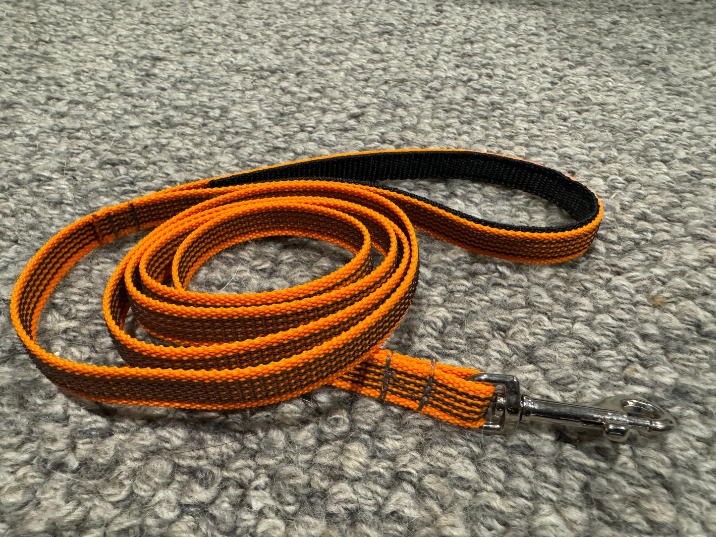 Rubberised Webbing Leads