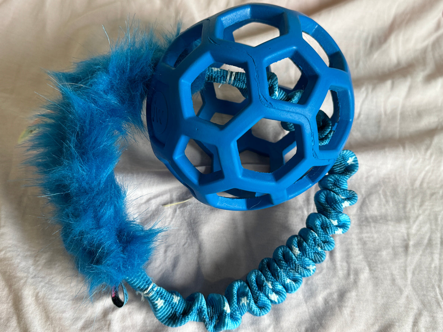 JW Holee Roller Balls with Bungee Ring & Faux Fur