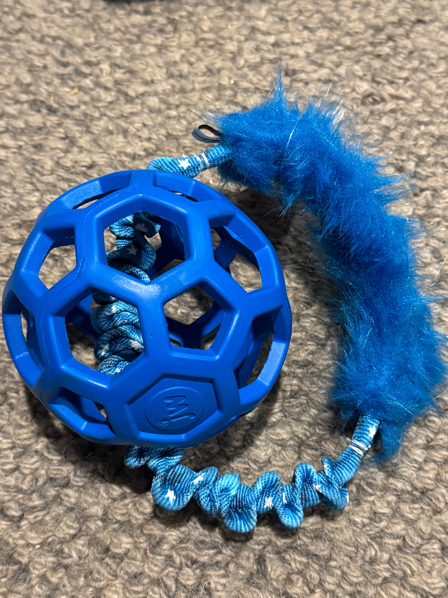JW Holee Roller Balls with Bungee Ring & Faux Fur
