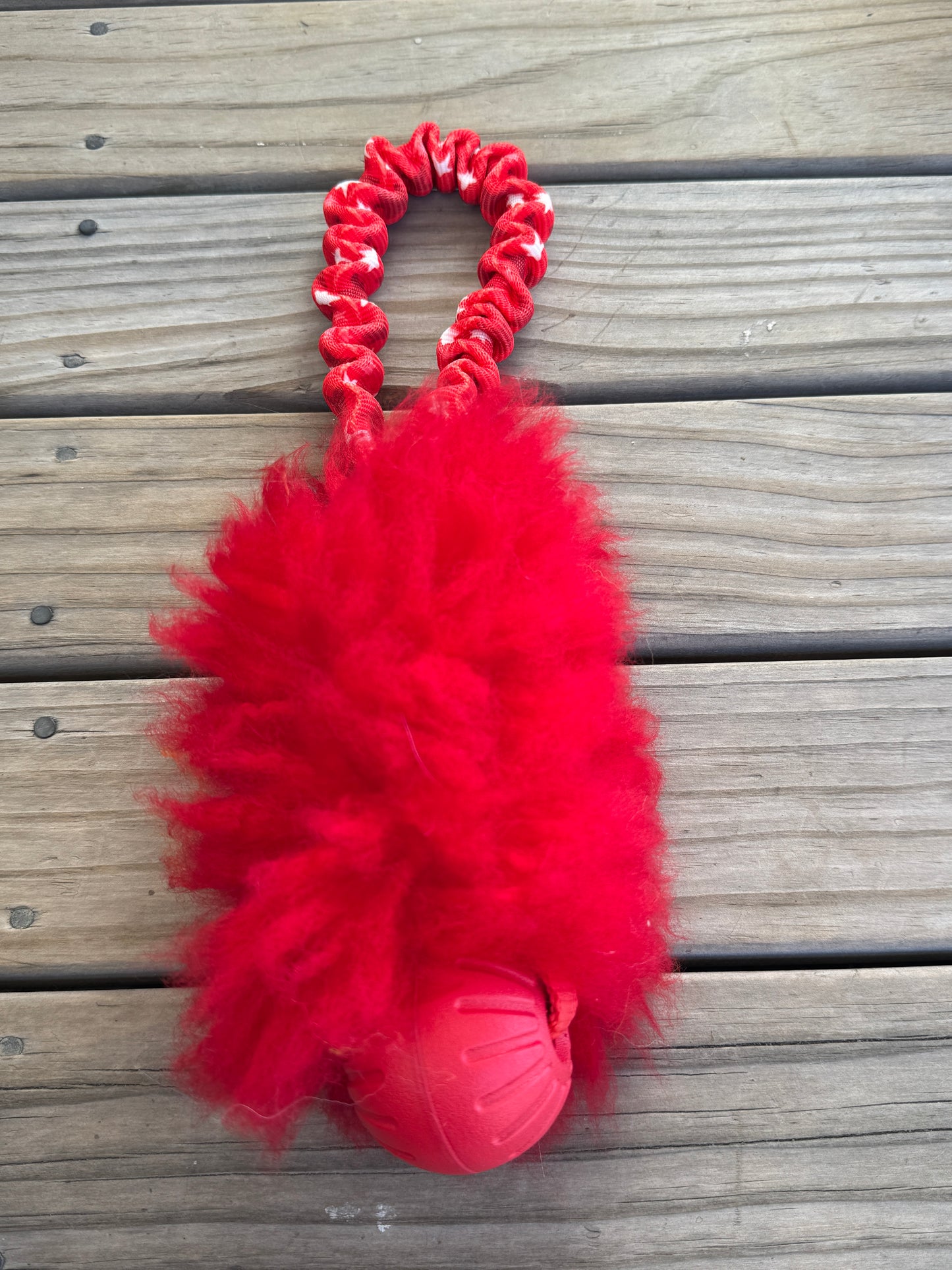Sheepy Pocket tug with ball