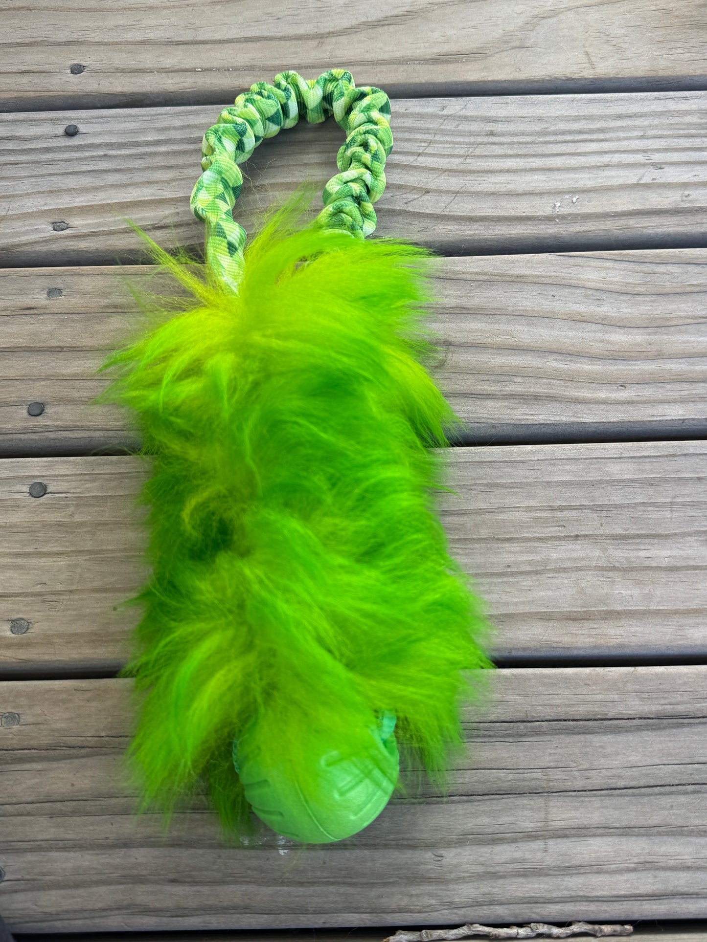 Sheepy Pocket tug with ball