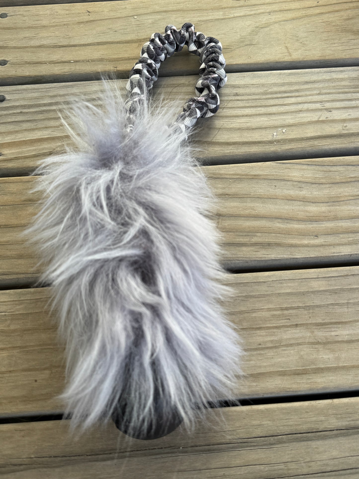 Sheepy Pocket tug with ball